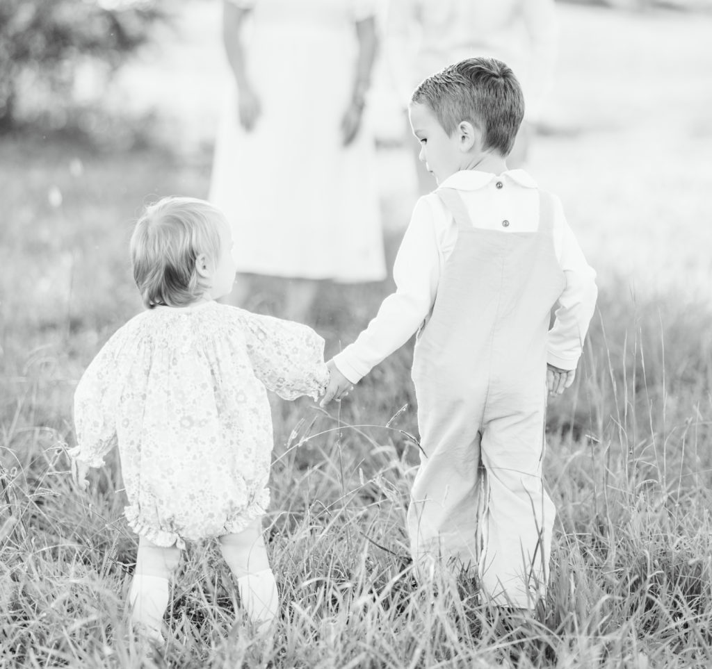 huntsville family photographer- siblings at sunset