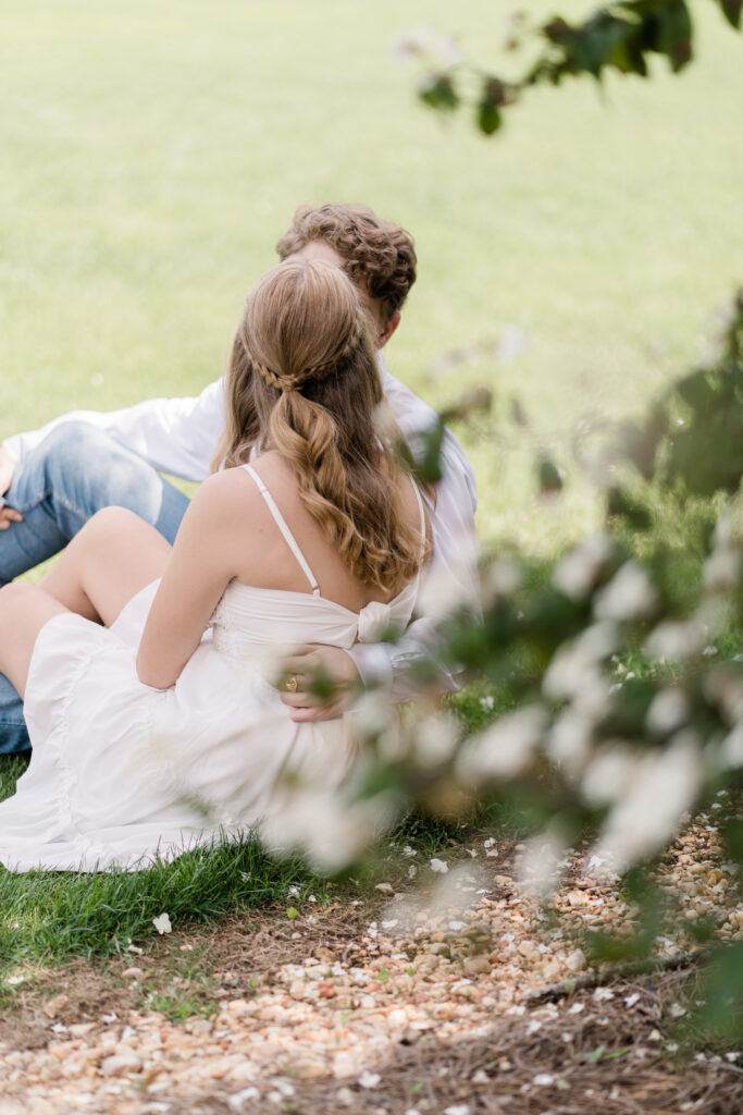 huntsville wedding photographer- couple kissing