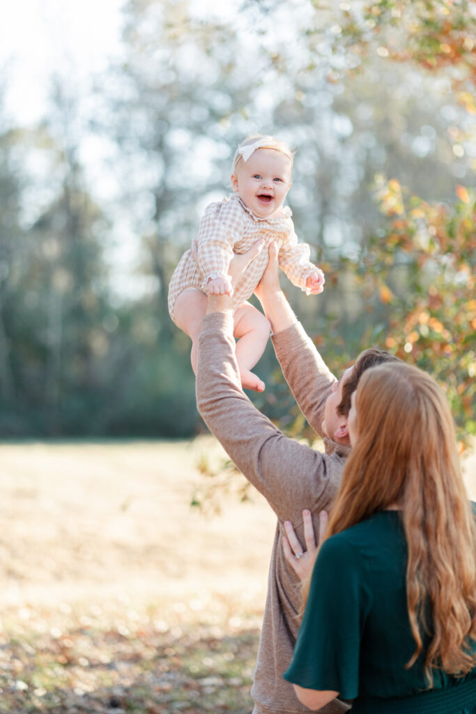 Trendy outfits for fall 2025 family photos Alabama with dress
